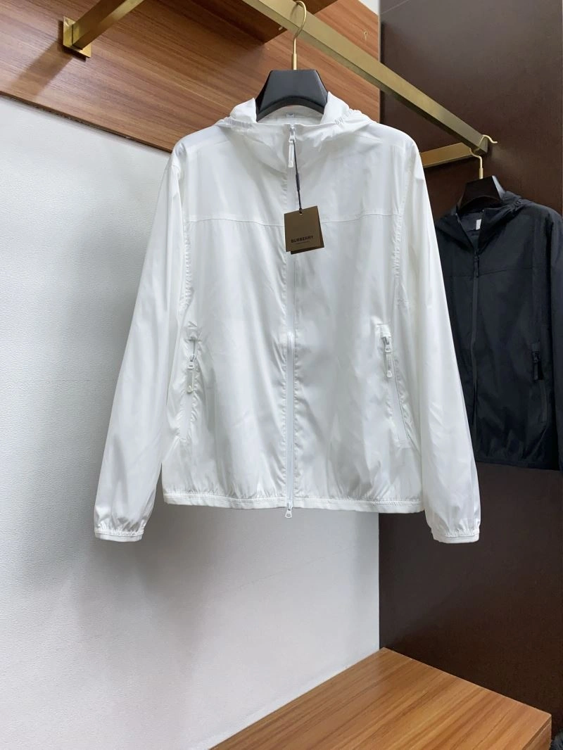 Burberry Outwear GoAnywhere 105548