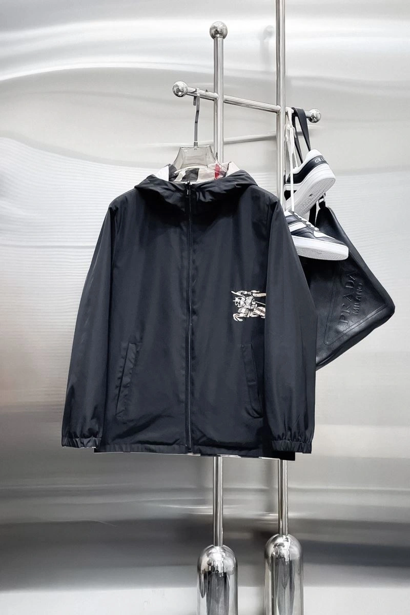 Sleek Burberry Outwear 102765