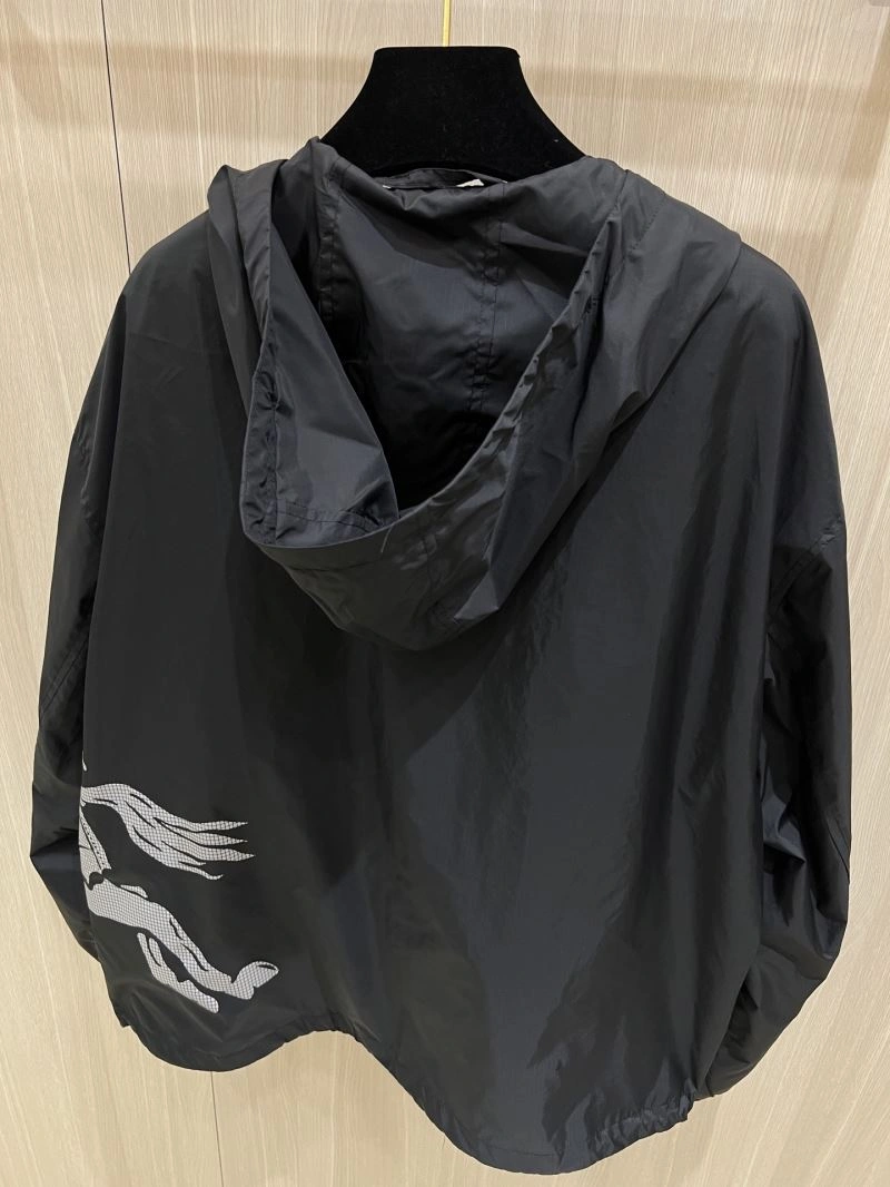 AllSeason Burberry Outwear 102745