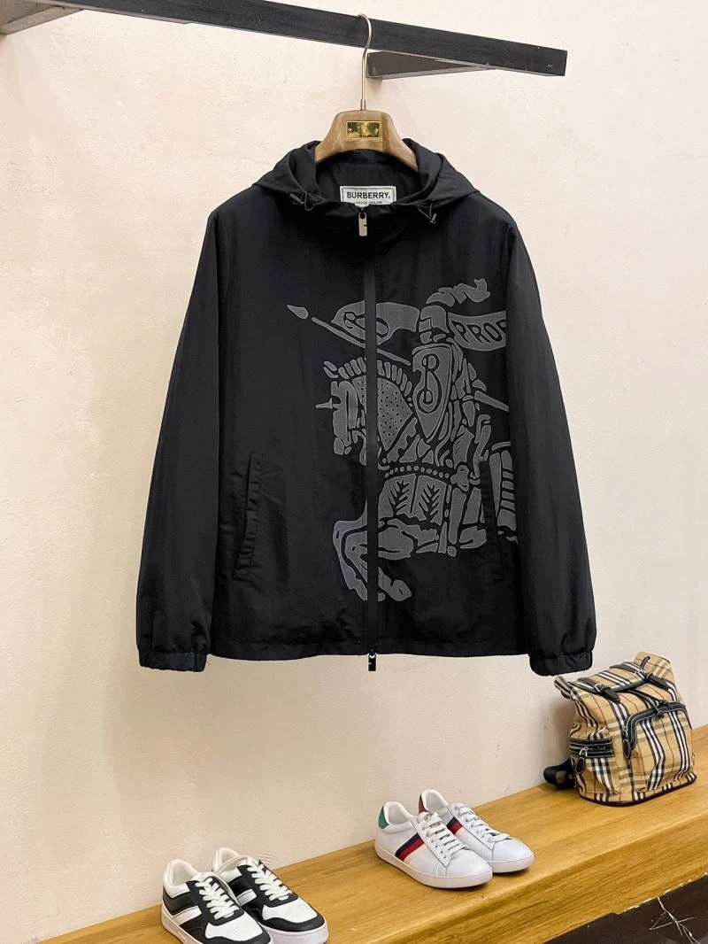 Sleek Burberry Outwear 102728