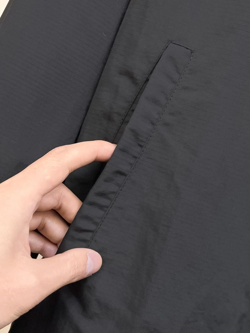 Sleek Burberry Outwear 102728