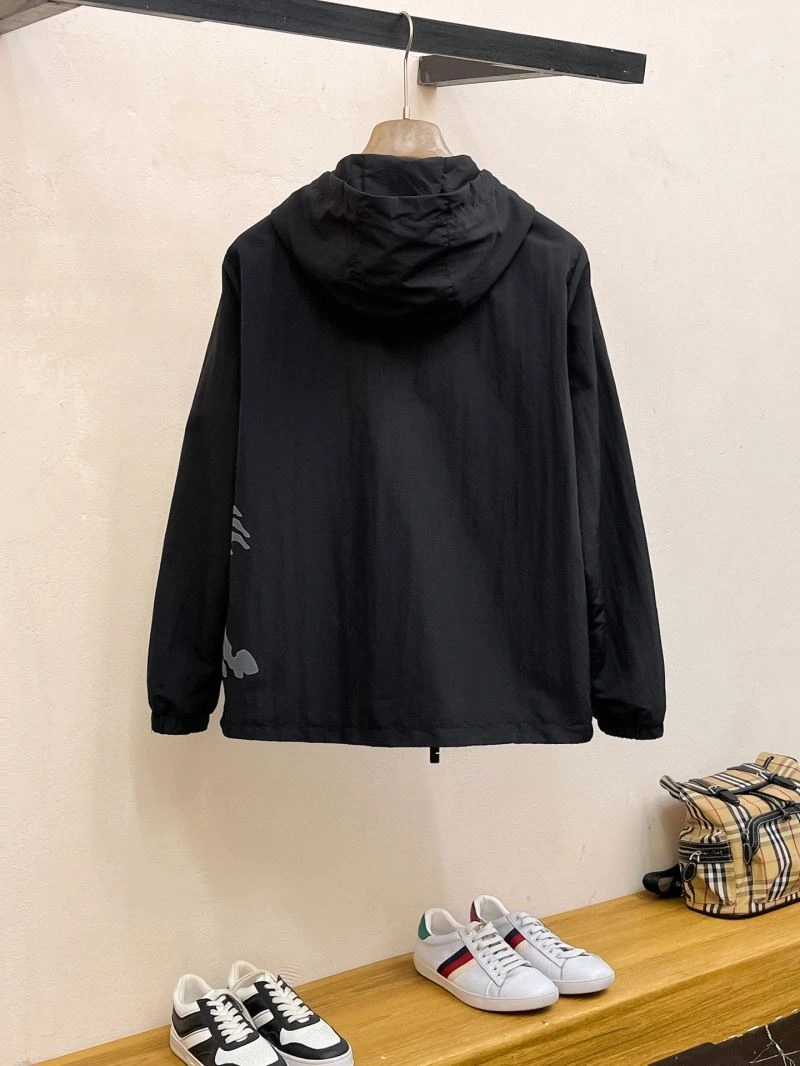Sleek Burberry Outwear 102728