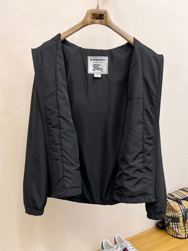 Sleek Burberry Outwear 102728