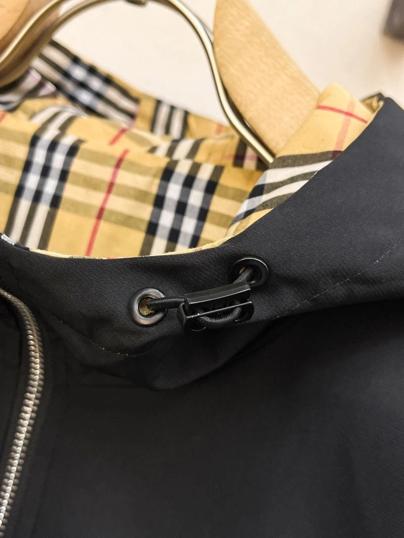 Elegant Burberry Outwear 102720