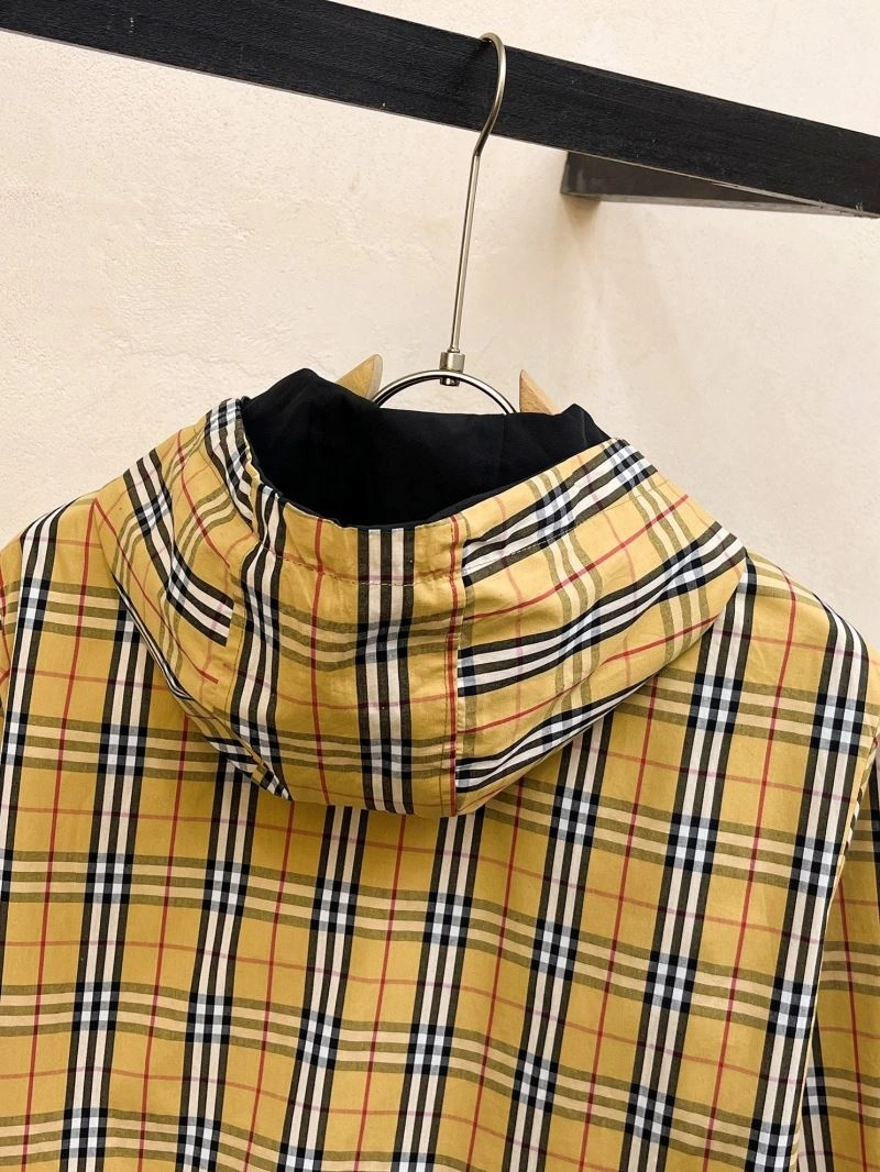 Elegant Burberry Outwear 102720