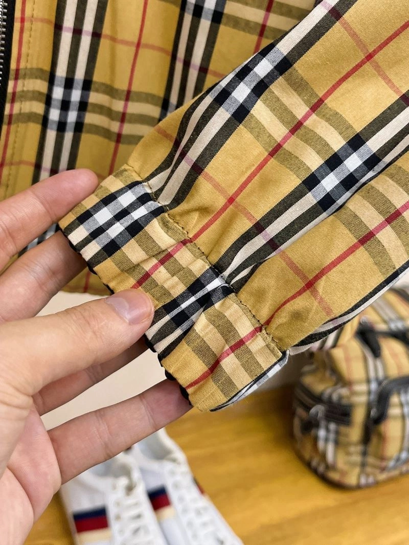 Elegant Burberry Outwear 102720
