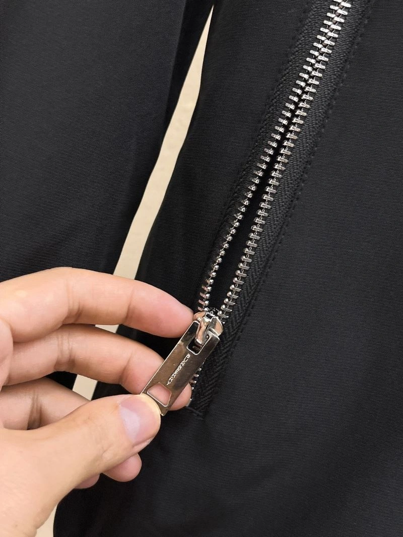 Elegant Burberry Outwear 102720