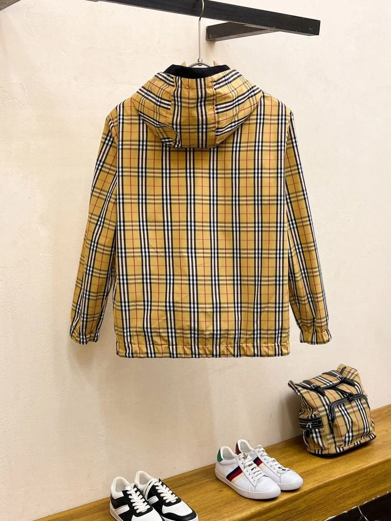 Elegant Burberry Outwear 102720
