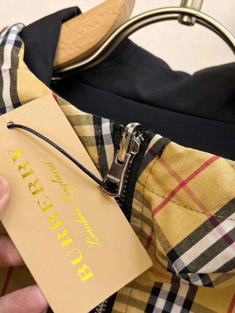 Elegant Burberry Outwear 102720