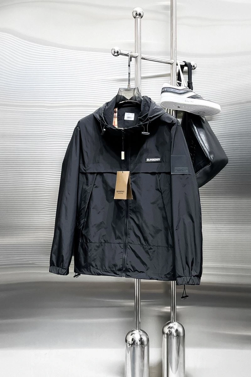 Flexible Burberry Outwear 102688