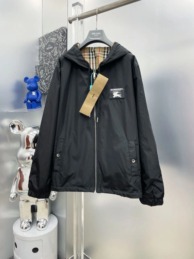 Breathable Burberry Outwear 102805