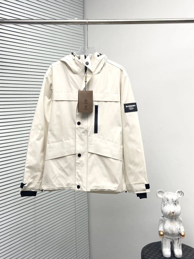 Burberry Outwear Unique 102315