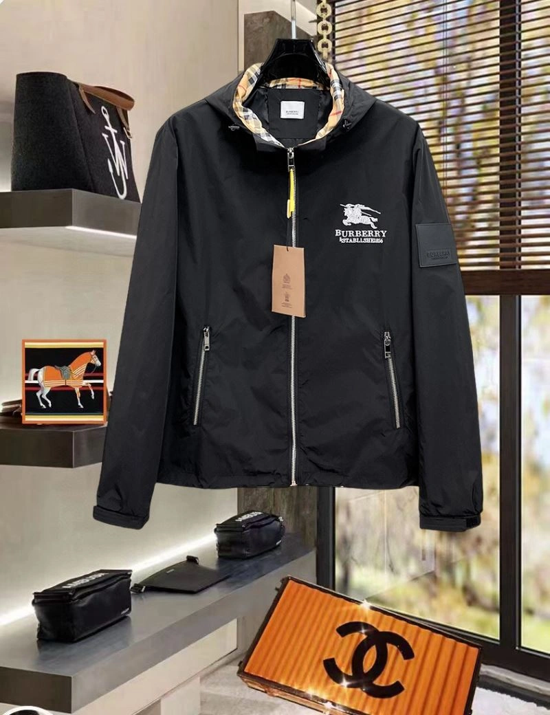 Versatile Burberry Outwear 102299