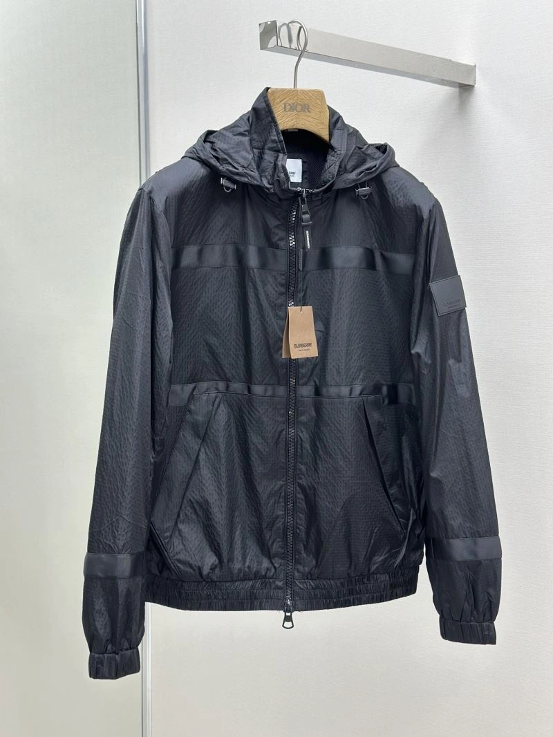 Chic Burberry Outwear 102258