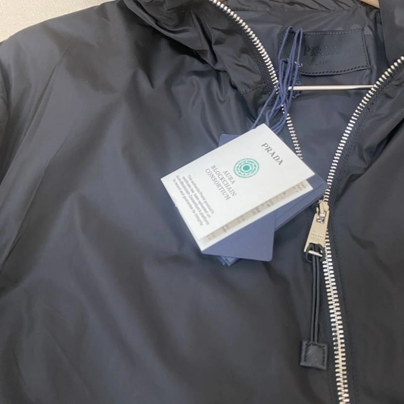 Breathable Burberry Outwear 102253