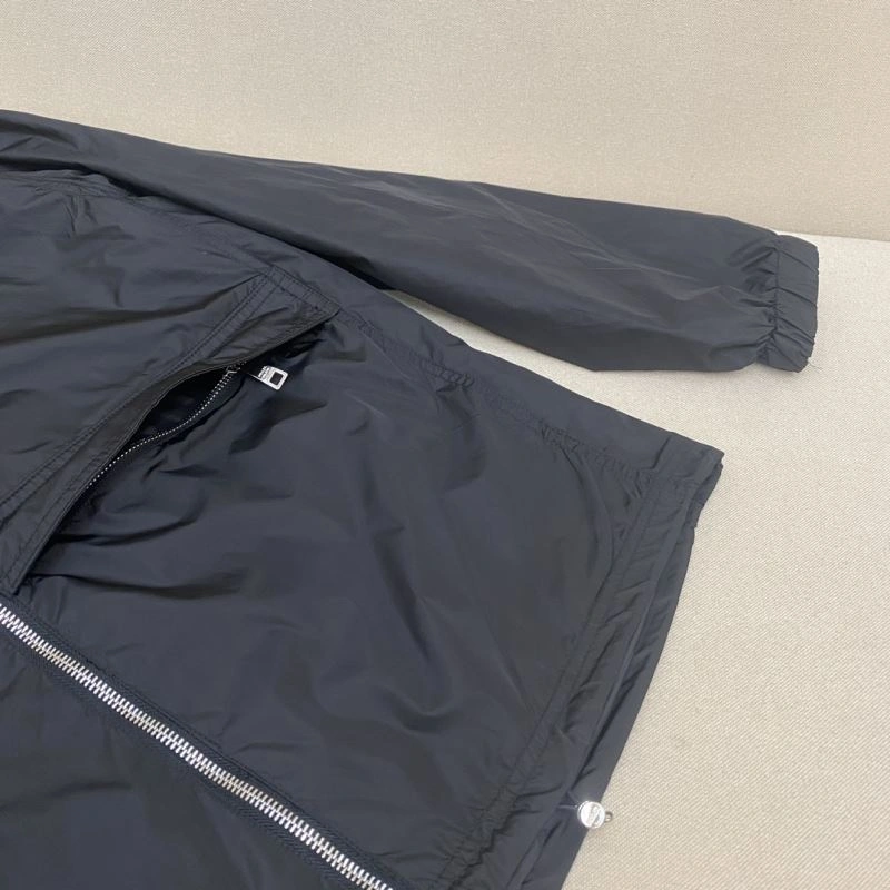 Breathable Burberry Outwear 102253