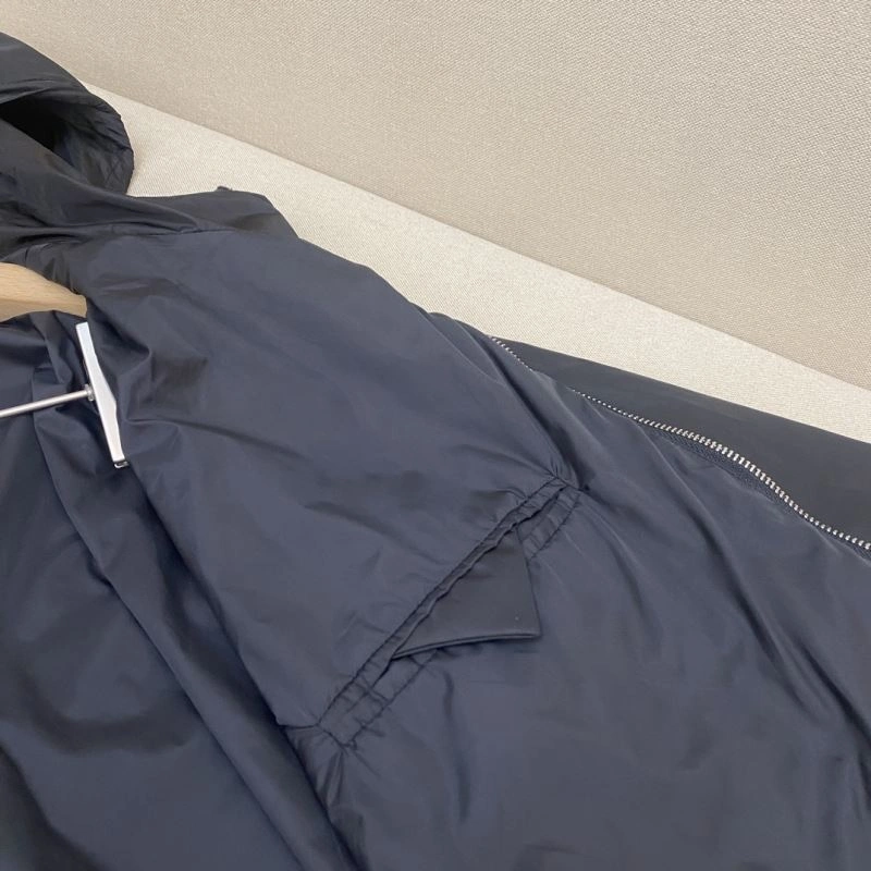 Breathable Burberry Outwear 102253