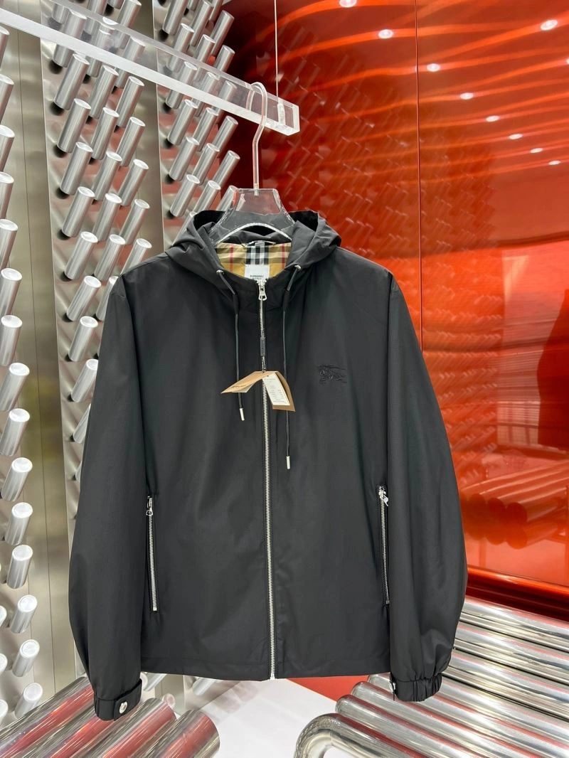 Resilient Burberry Outwear 102246