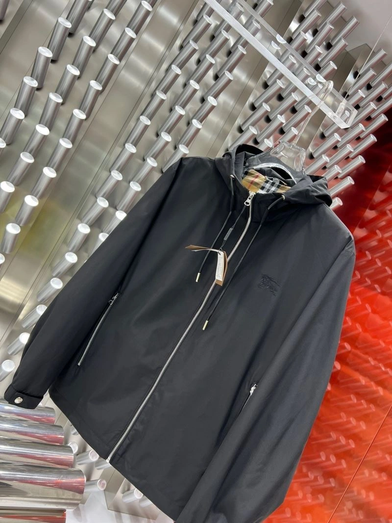 Resilient Burberry Outwear 102246