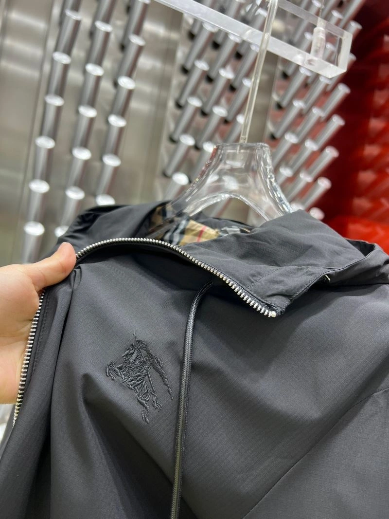 Resilient Burberry Outwear 102246