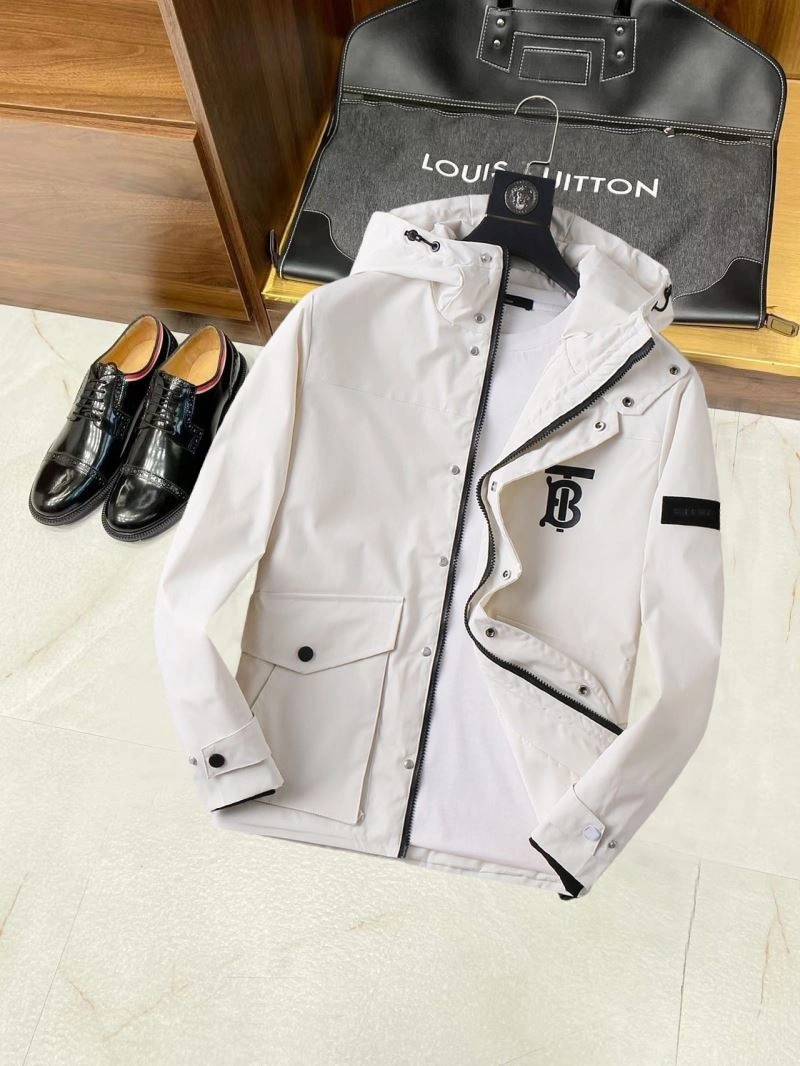 Burberry Outwear GoAnywhere 102237