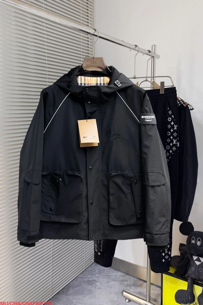 Burberry Outwear Efficient 102256