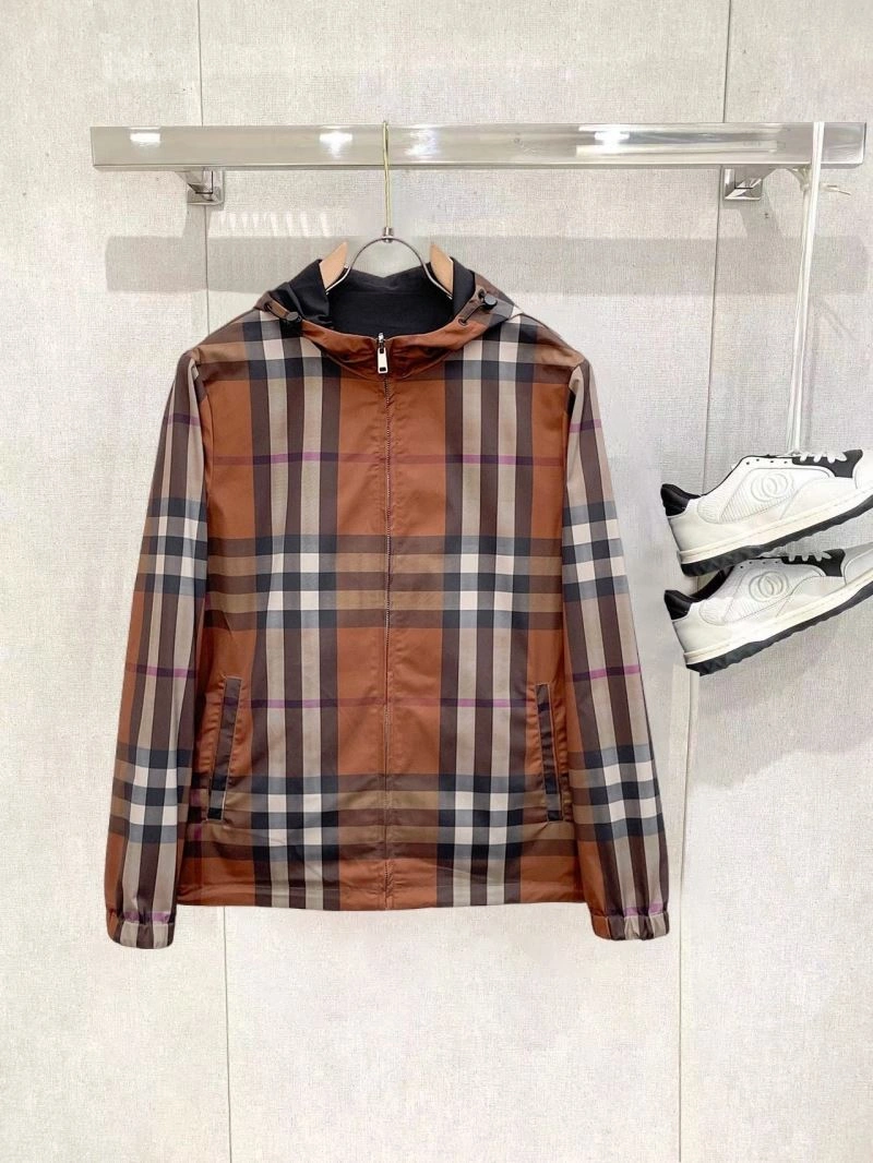 Lightweight Burberry Outwear 102255