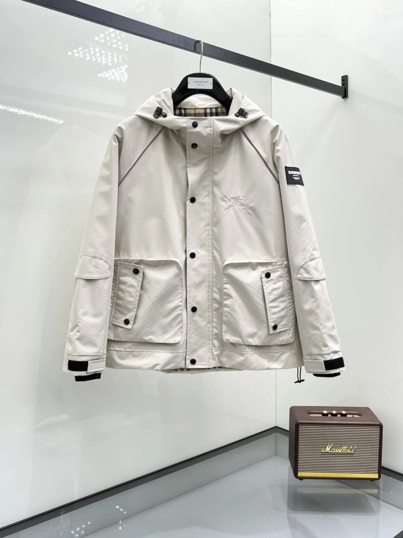 Stretchable Burberry Outwear 102195