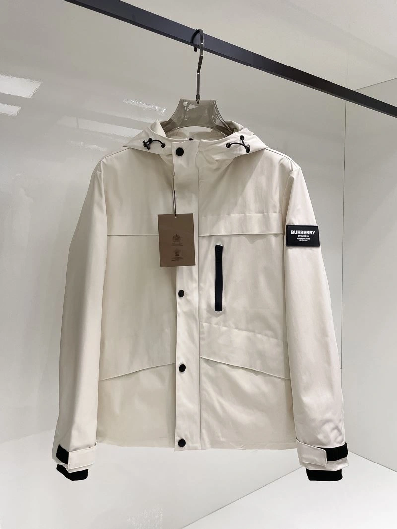 Burberry Outwear Neat 102160