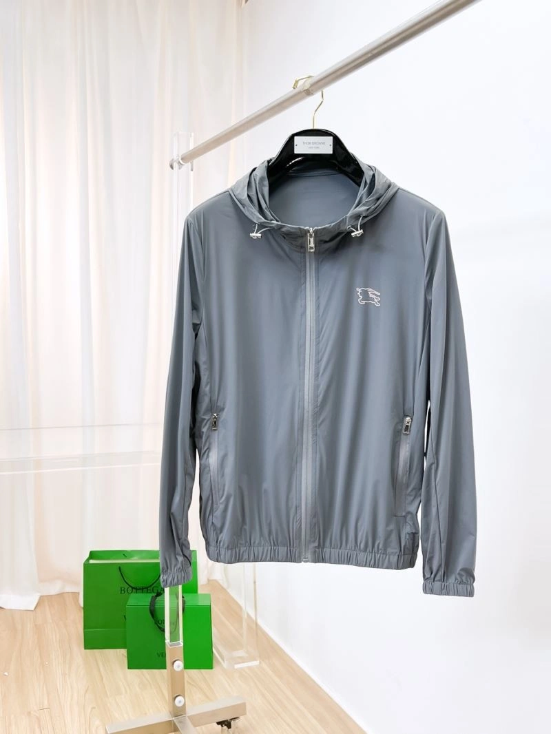 Stretchable Burberry Outwear 102126
