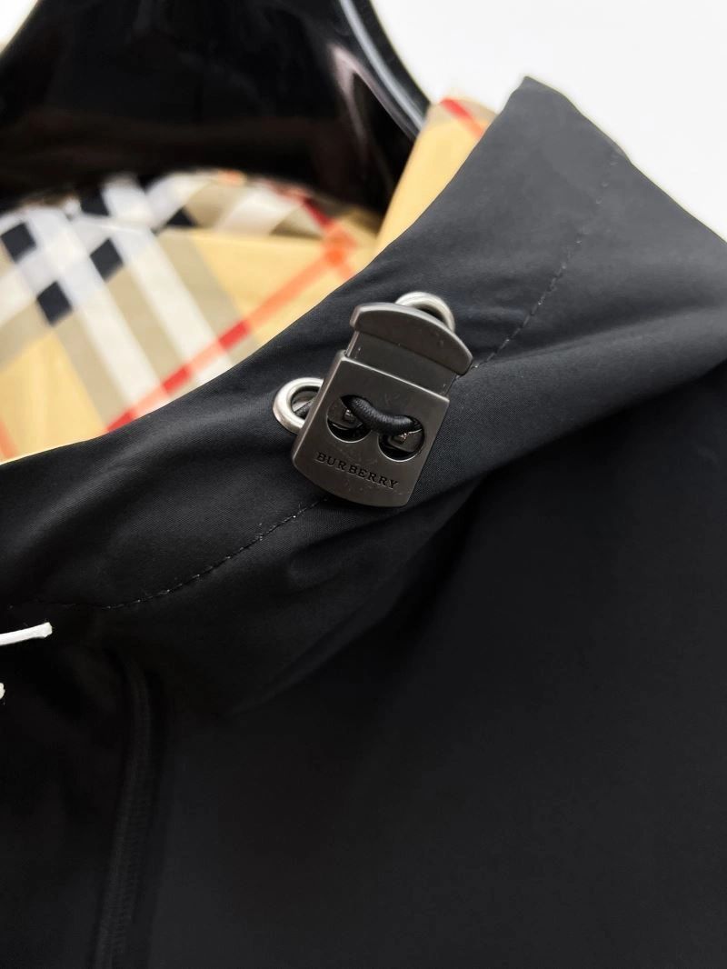 Burberry Outwear WaterResistant 102108