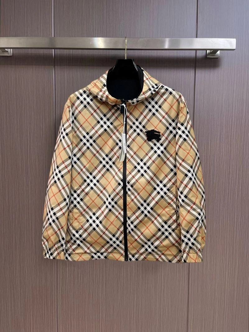 Burberry Outwear WaterResistant 102108