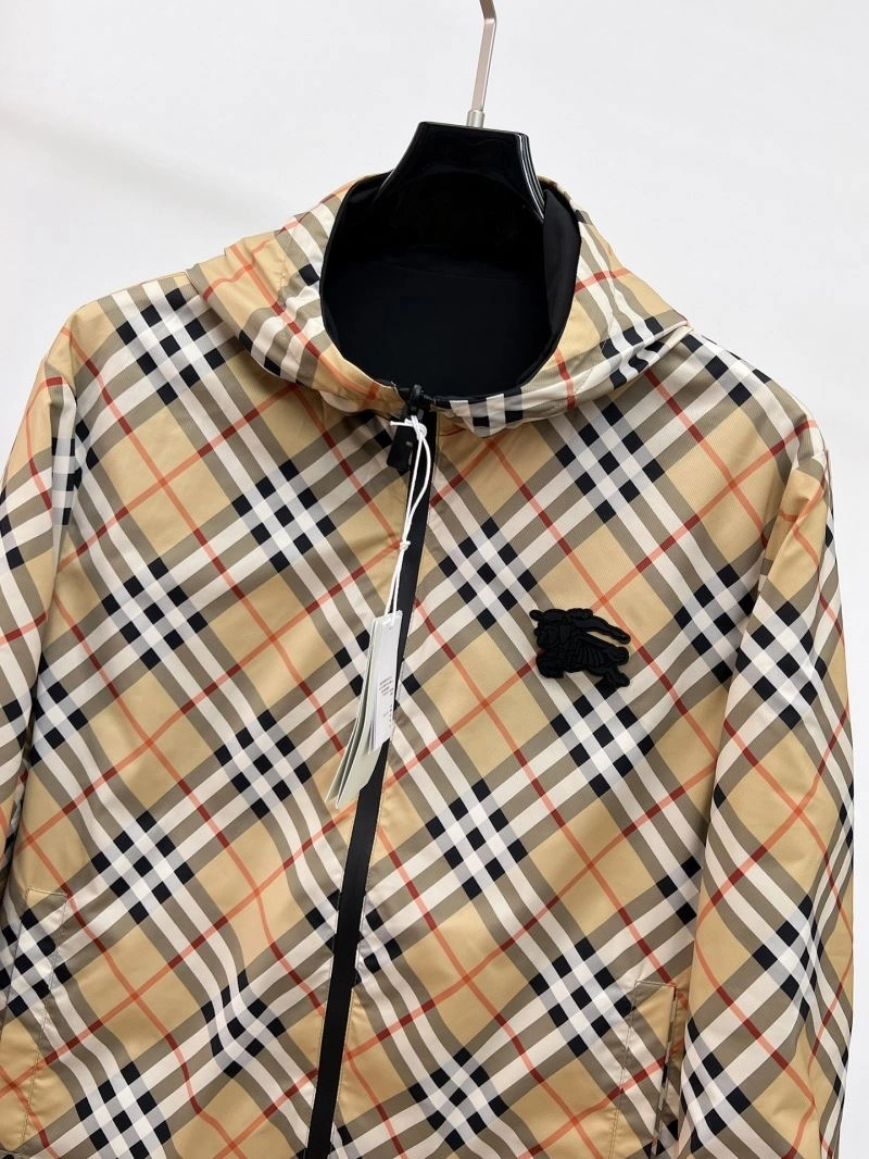 Burberry Outwear WaterResistant 102108