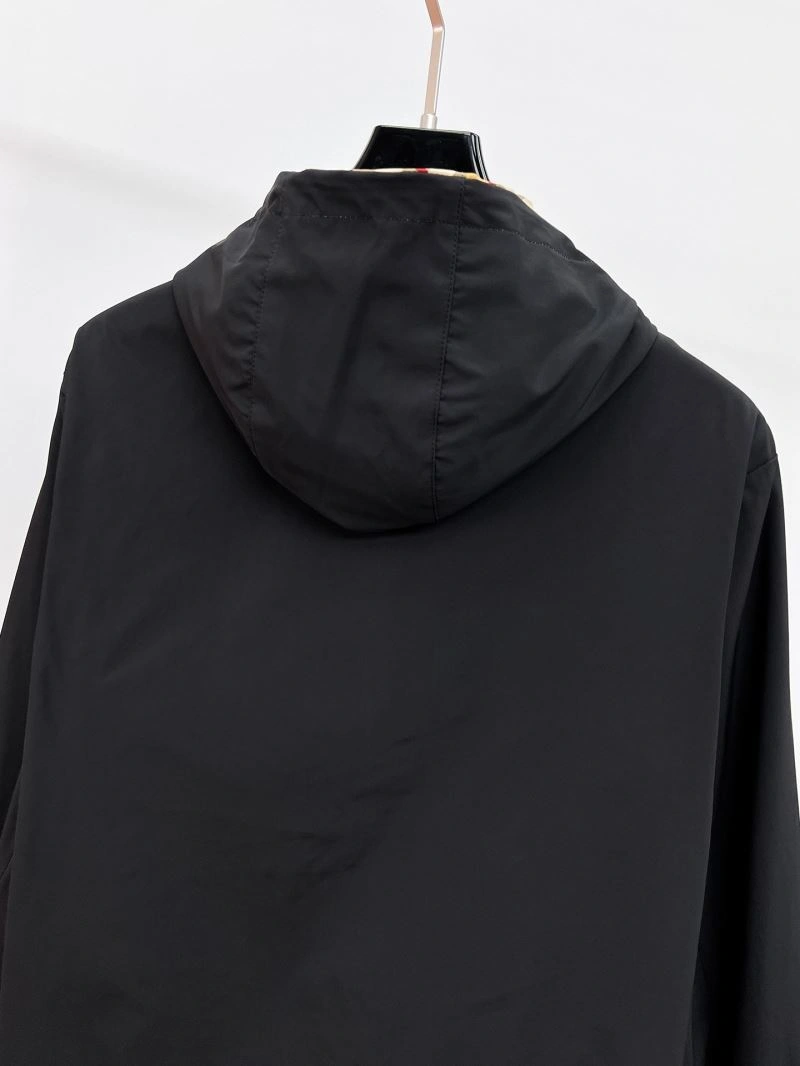 Burberry Outwear WaterResistant 102108