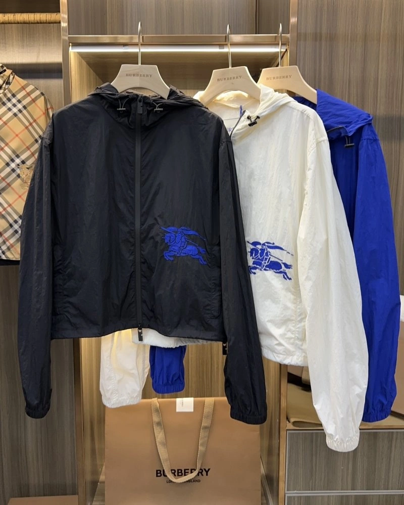 Burberry Outwear Lightweight 99308