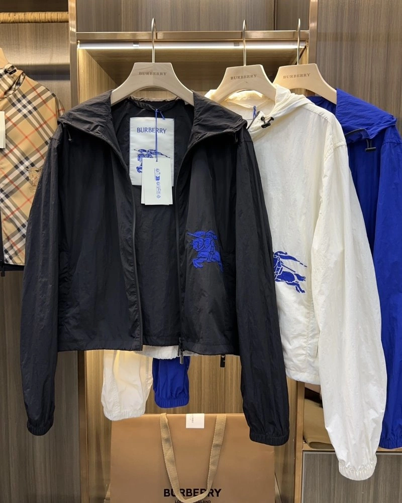 Burberry Outwear Lightweight 99308