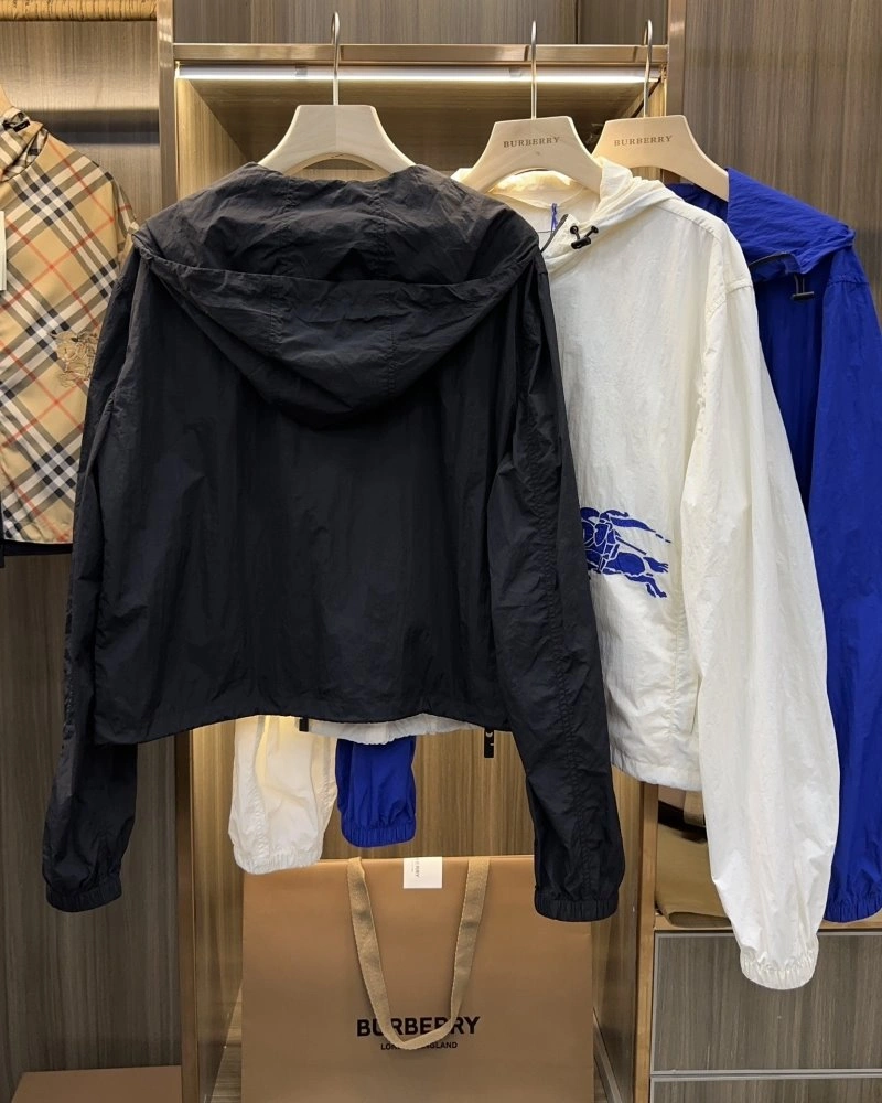 Burberry Outwear Lightweight 99308