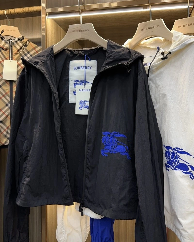 Burberry Outwear Lightweight 99308