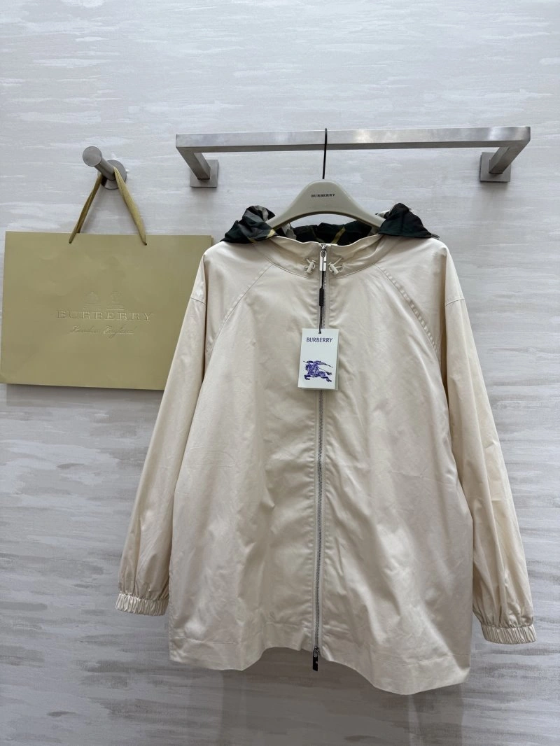 Elegant Burberry Outwear 99113