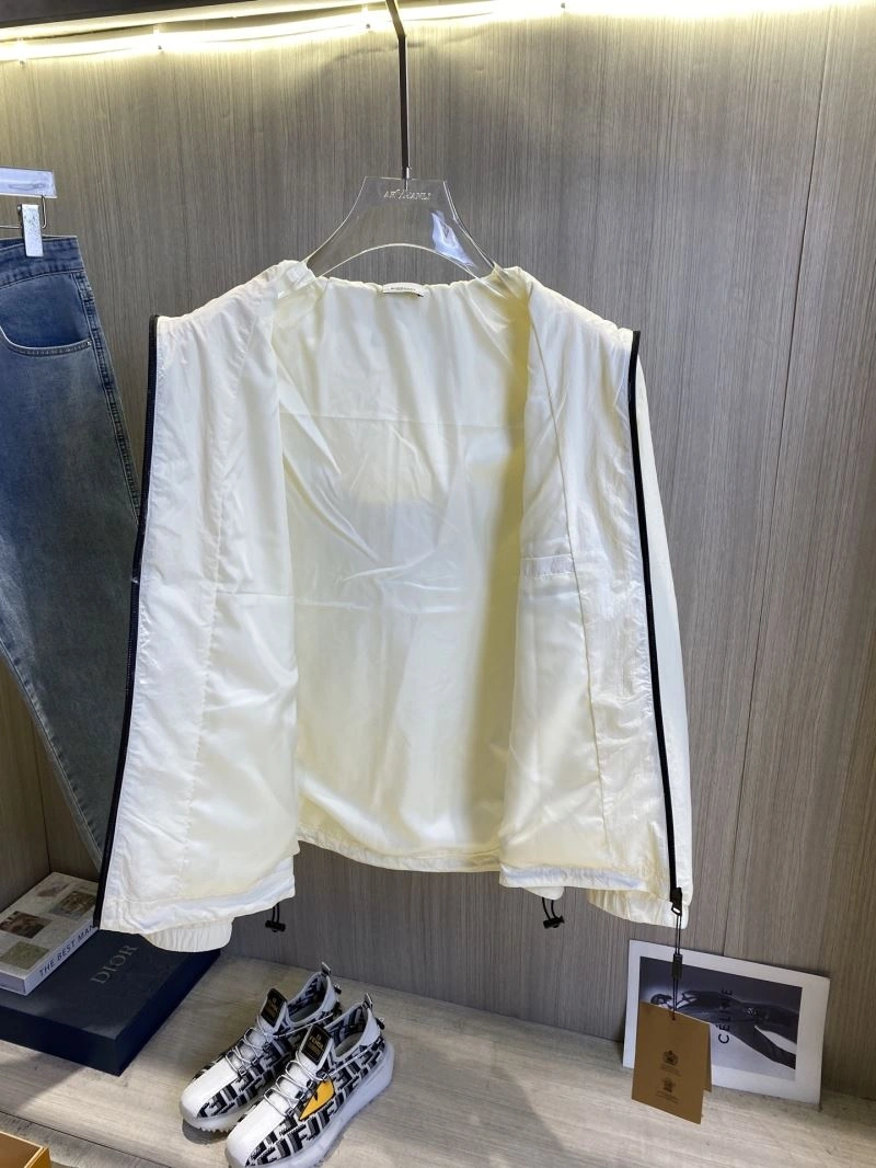 Sophisticated Burberry Outwear 101737