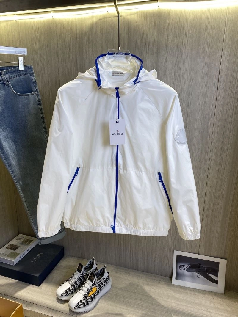 Minimalist Burberry Outwear 101730