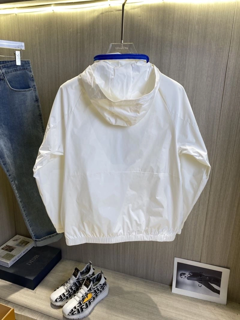 Minimalist Burberry Outwear 101730