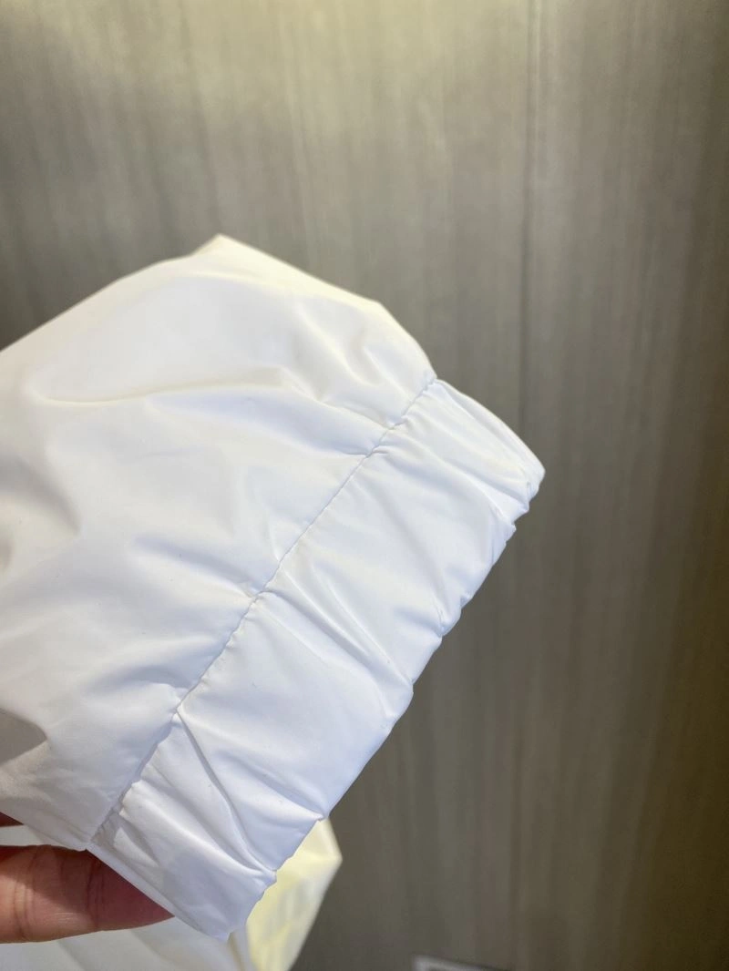 Minimalist Burberry Outwear 101730
