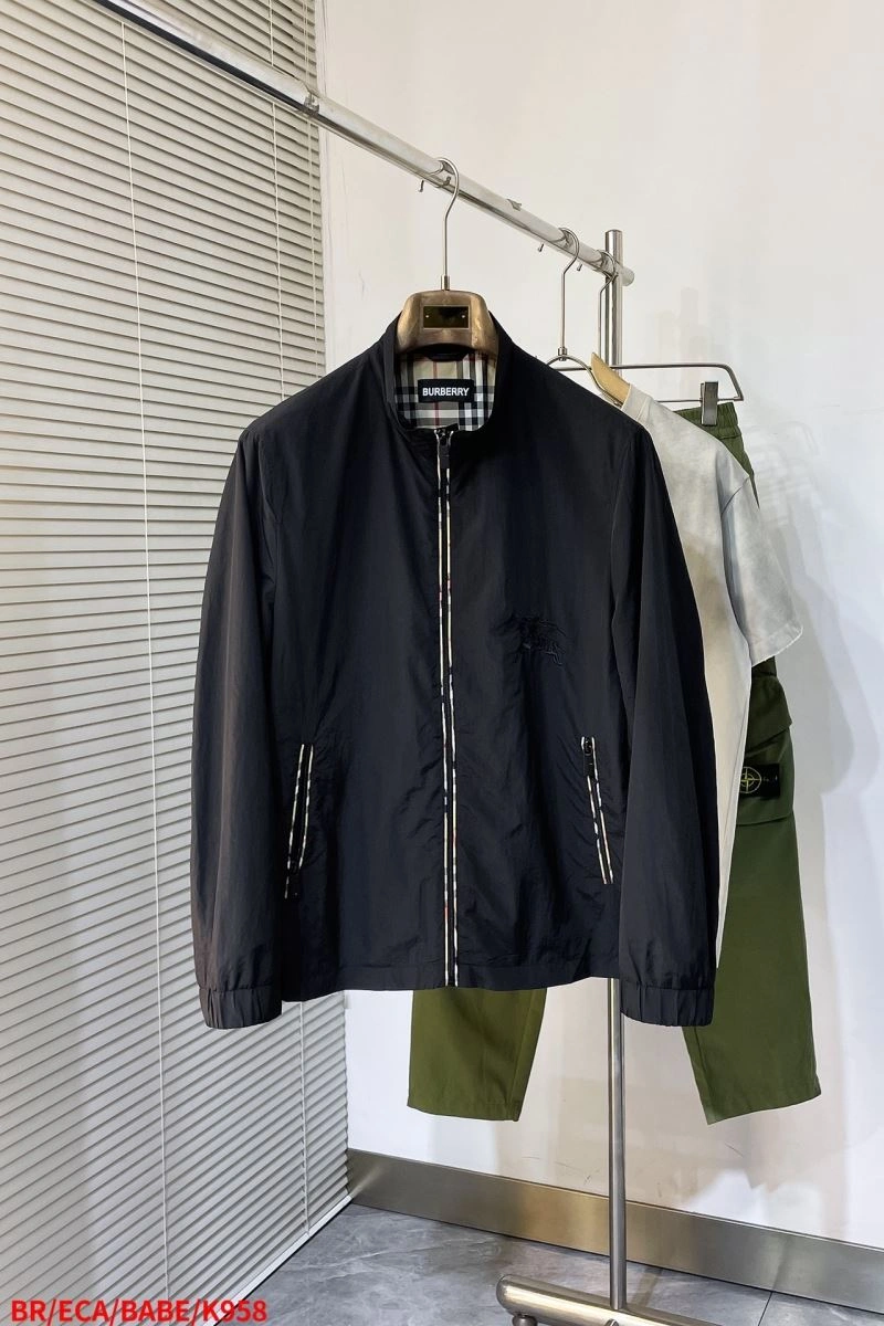 Breathable Burberry Outwear 101736
