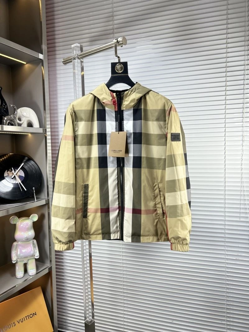 Sophisticated Burberry Outwear 101685