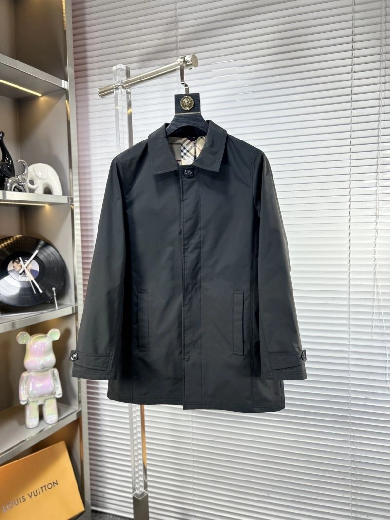 Sleek Burberry Outwear 101681