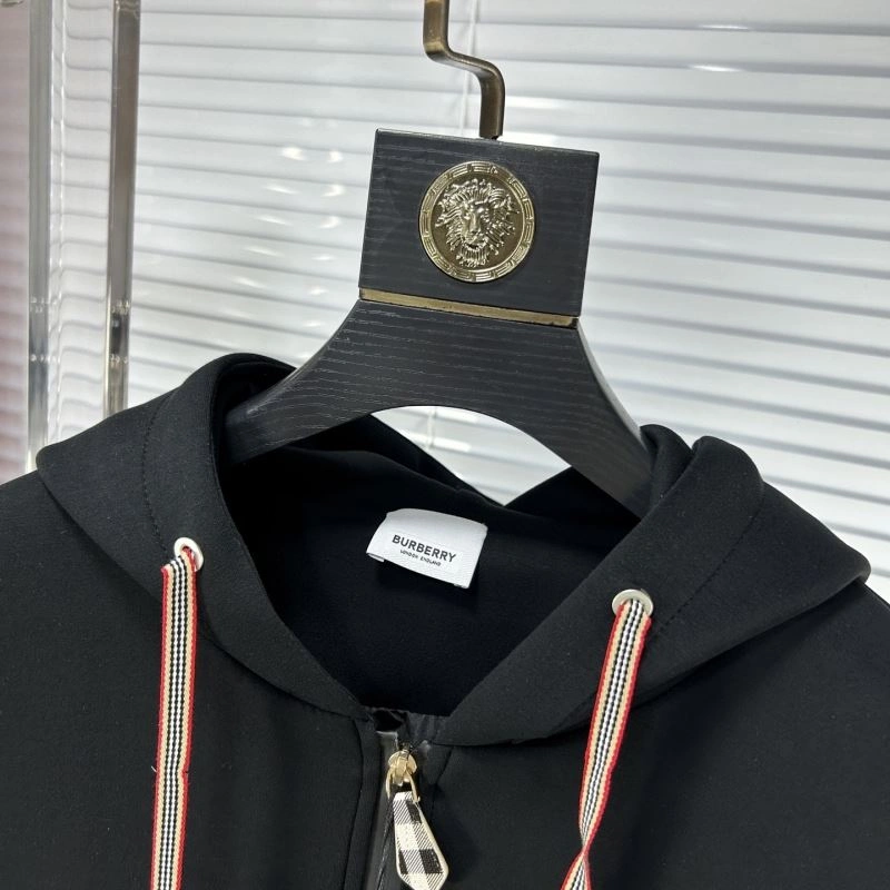 Stretchable Burberry Outwear 101198