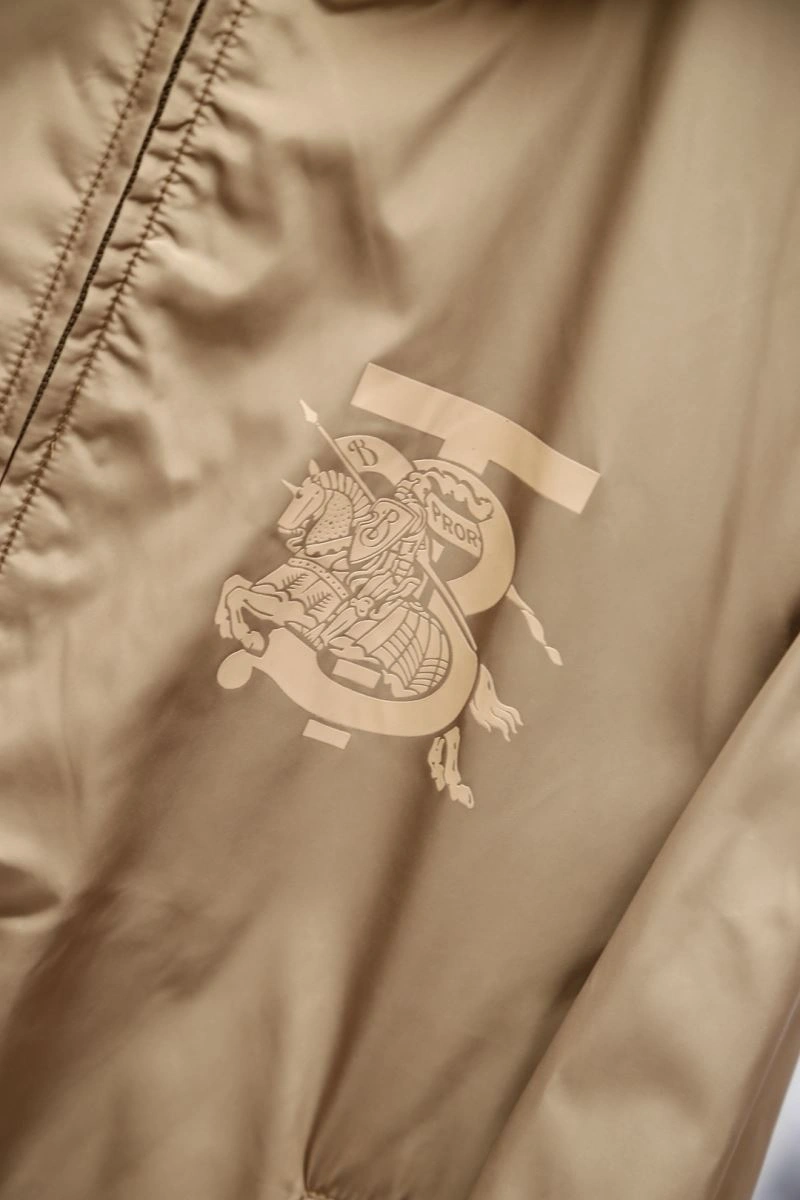 Burberry Outwear Casual 101192