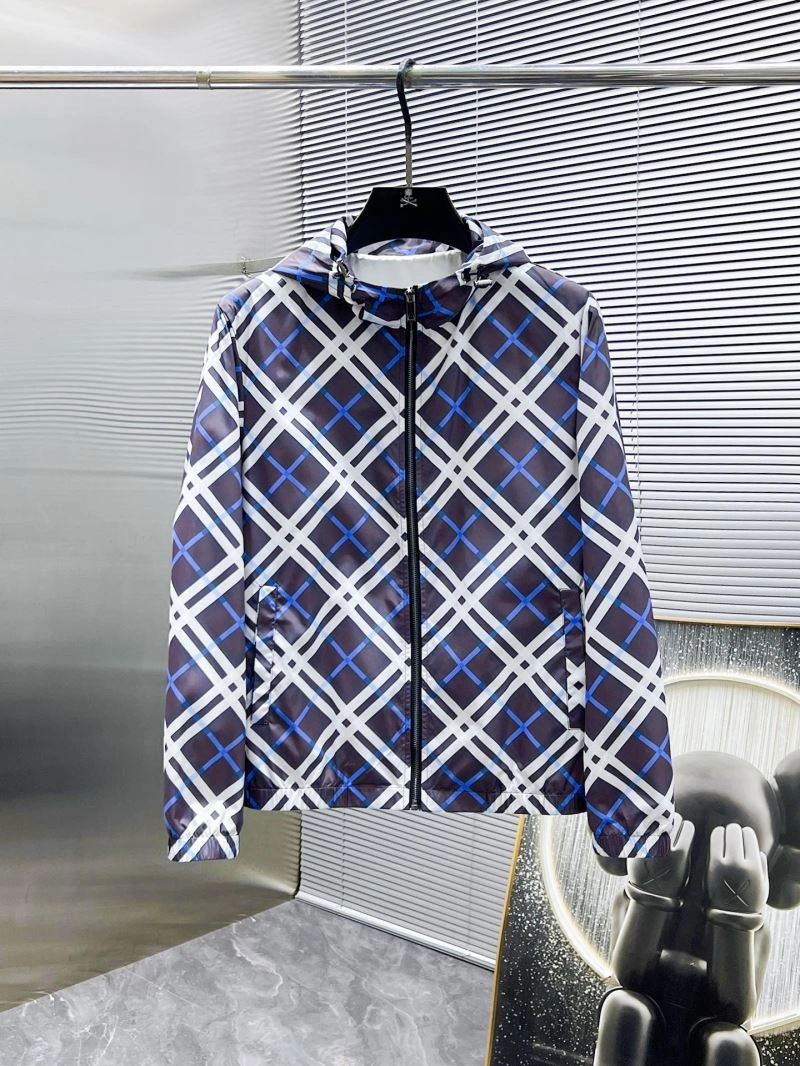 Attractive Burberry Outwear 101179