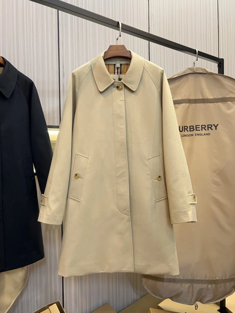 Vibrant Burberry Outwear 99330